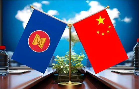 孟加拉国学者发现了一个耐人寻味的现象：凡是紧挨着中国的国家，只要国土面积不超过4