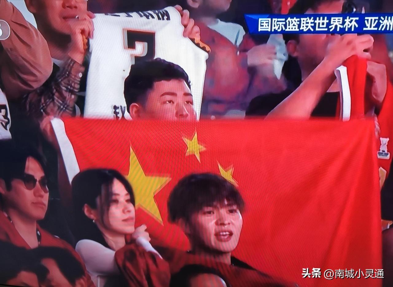 今天下午16点中国男篮世预赛继续战斗，面对省队的挑战。我们男篮小伙子们不要轻敌啊