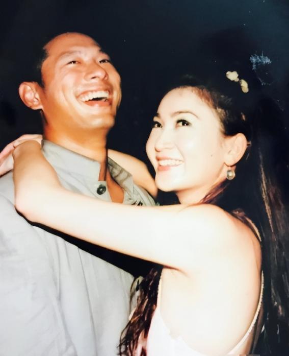 2006年，温碧霞因为查出来不能生孩子，哭着跟丈夫何祖光提离婚。谁能想到，何祖光