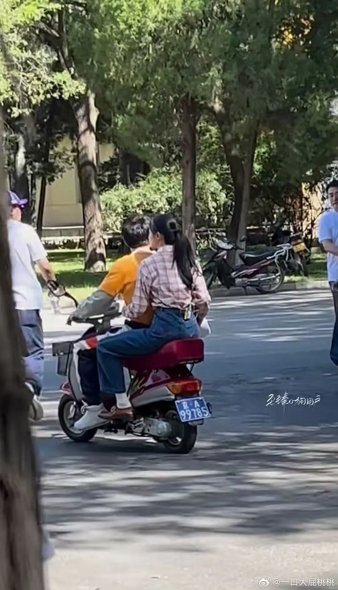 黄轩刘浩存美顺与长生路透黄轩刘浩存美顺与长生同框路透黄轩刘浩存美顺与长生同框路透