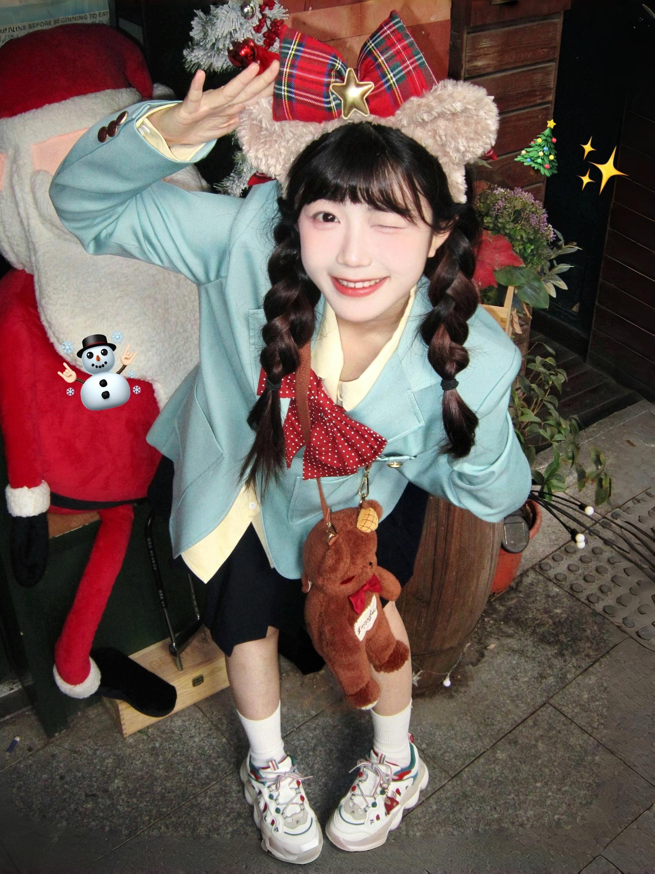 存一些万能的圣诞树拍照姿势！！🎄🍎✨。