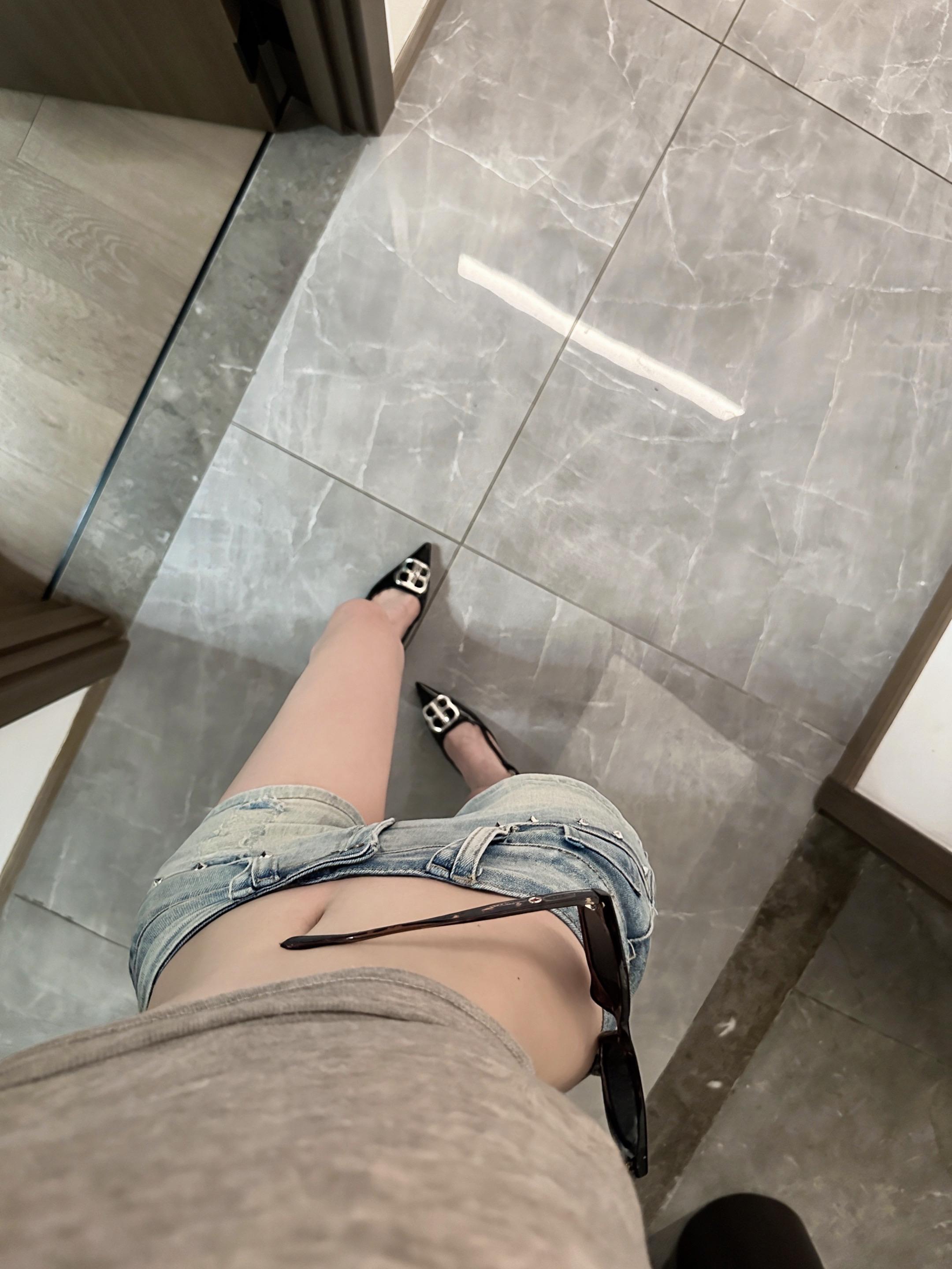 不知道 我的身材很曼妙。