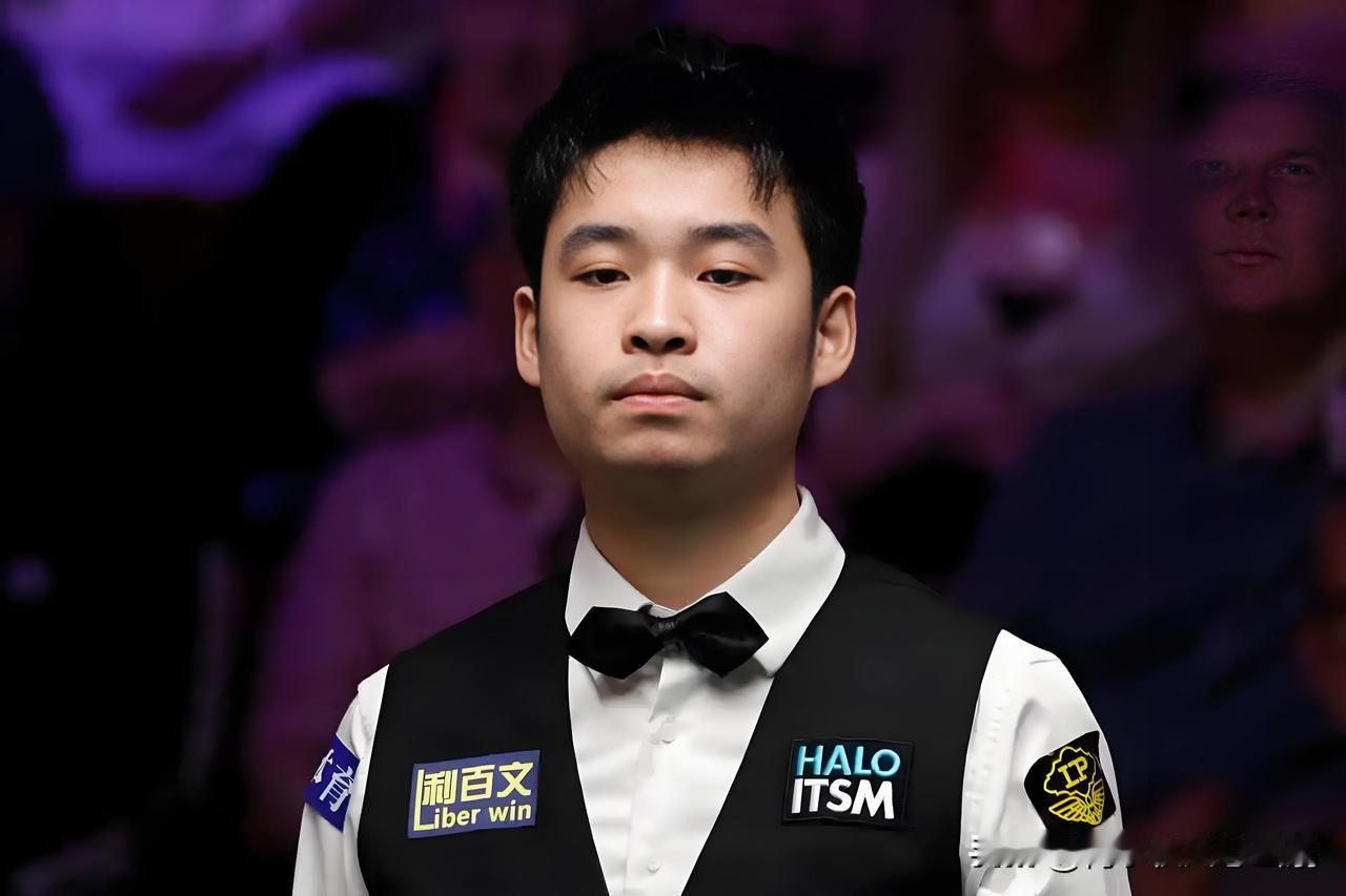 斯佳辉输得很窝囊
北京时间12月4日凌晨三点，2025年斯诺克英锦赛1/8决赛，