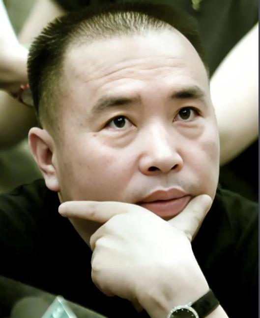 1999年，专案组抓捕赖昌星，没想到有人做内鬼通知赖昌星逃到加拿大，经排查，这个