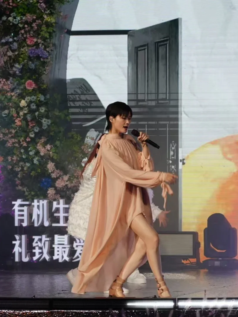 就在中秋节！在麓客岛！偶遇李宇春、白举纲