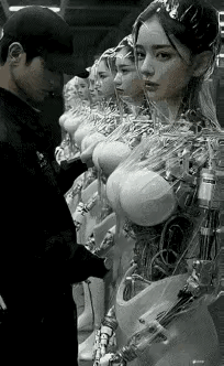 以后价格打下来，就是屌丝的福利了，买不起可以租，资本有的是办法！美女机器人！穷了