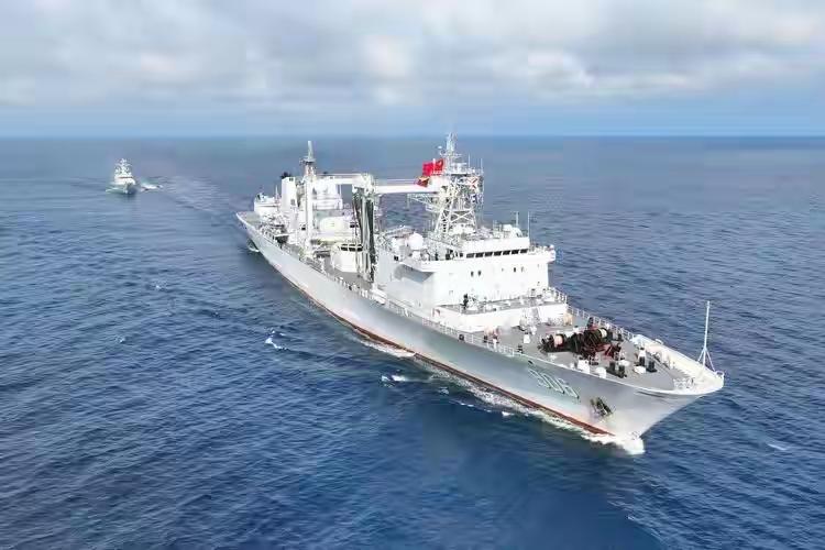外媒大吃一惊，印尼海军要和解放军一起演习，在敏感的台东海域

8月11日，我国防