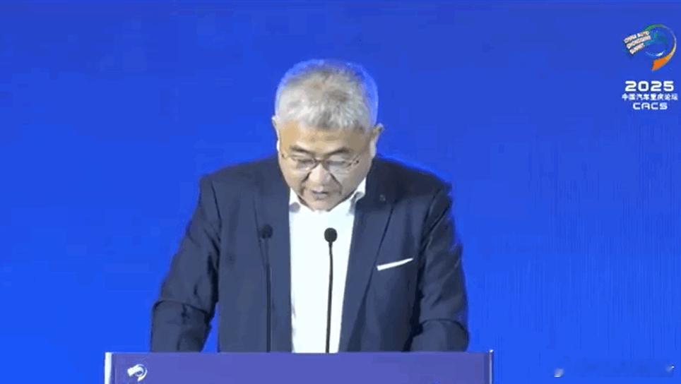 奔驰销售公司总裁段建军回应价格战6月6日，在2025中国汽车重庆论坛上，北京梅赛