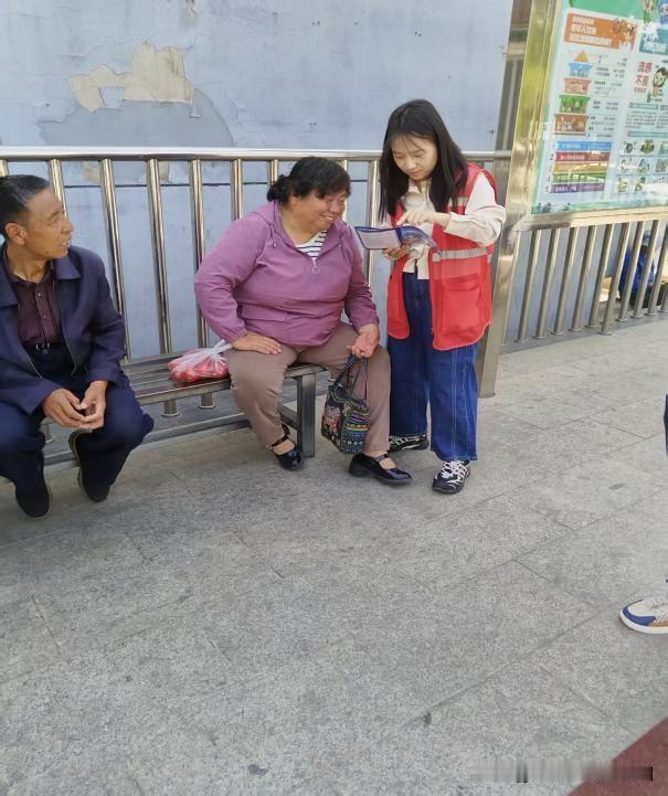 网格敲门反诈护平安！万柏林区九二社区织密居民安全防护网
 
近日，太原市万柏林区