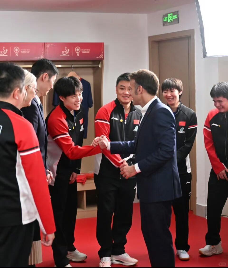 春日生活打卡季太贴切！国乒男队“外交担当·王楚钦”实锤，靠英语+亲和力+高情商圈