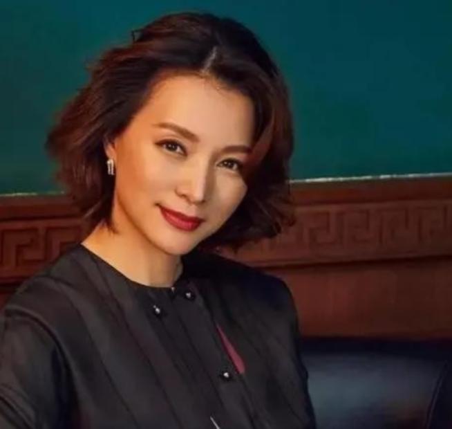 2012年，密春雷向董卿求婚，董卿立马拒绝：“你有老婆，我是不会嫁给你的。”话刚