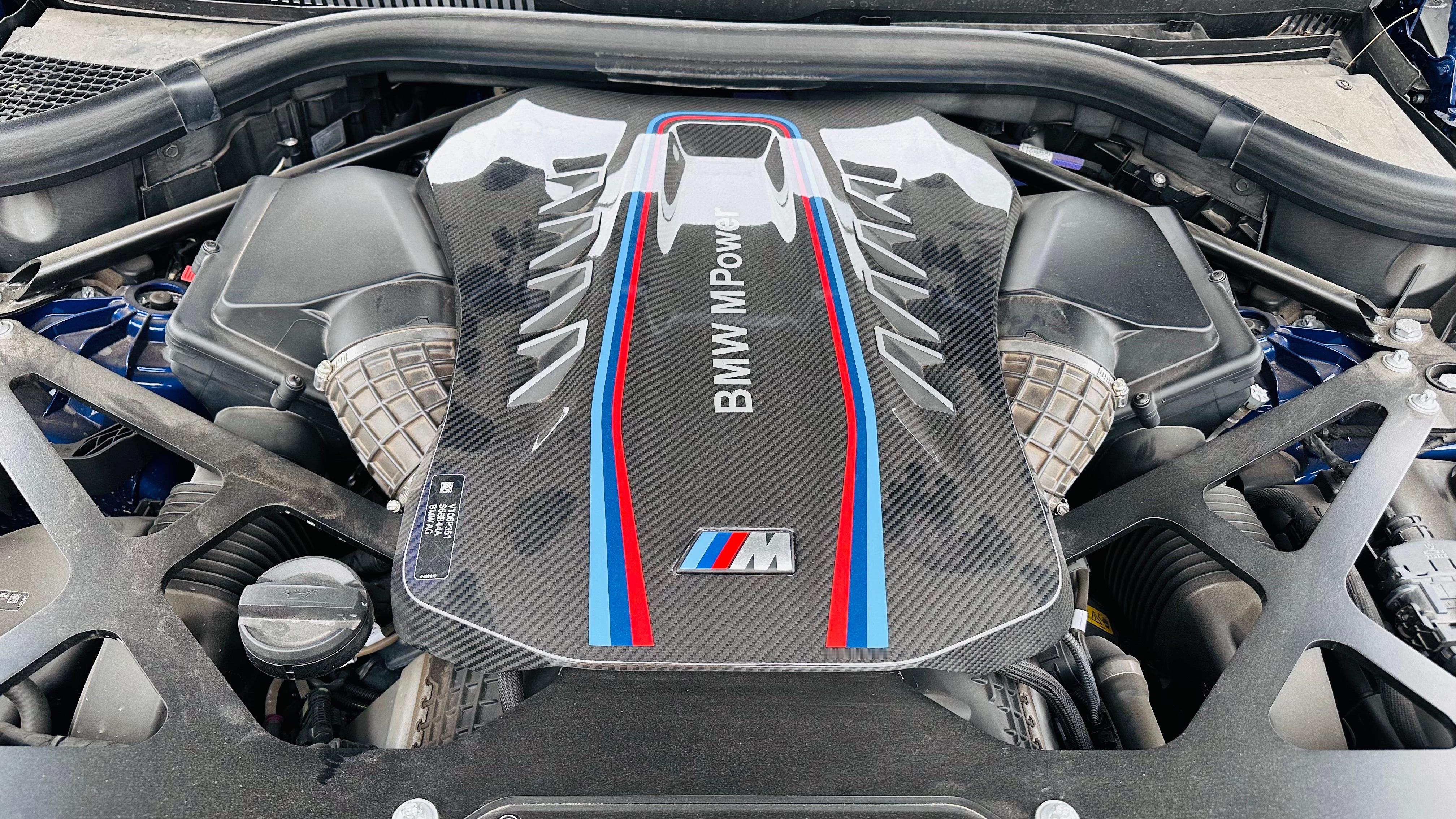 这一周高强度的开 X5 M， 没错，满满83公升的汽油被我开光，而且拢共可能也就