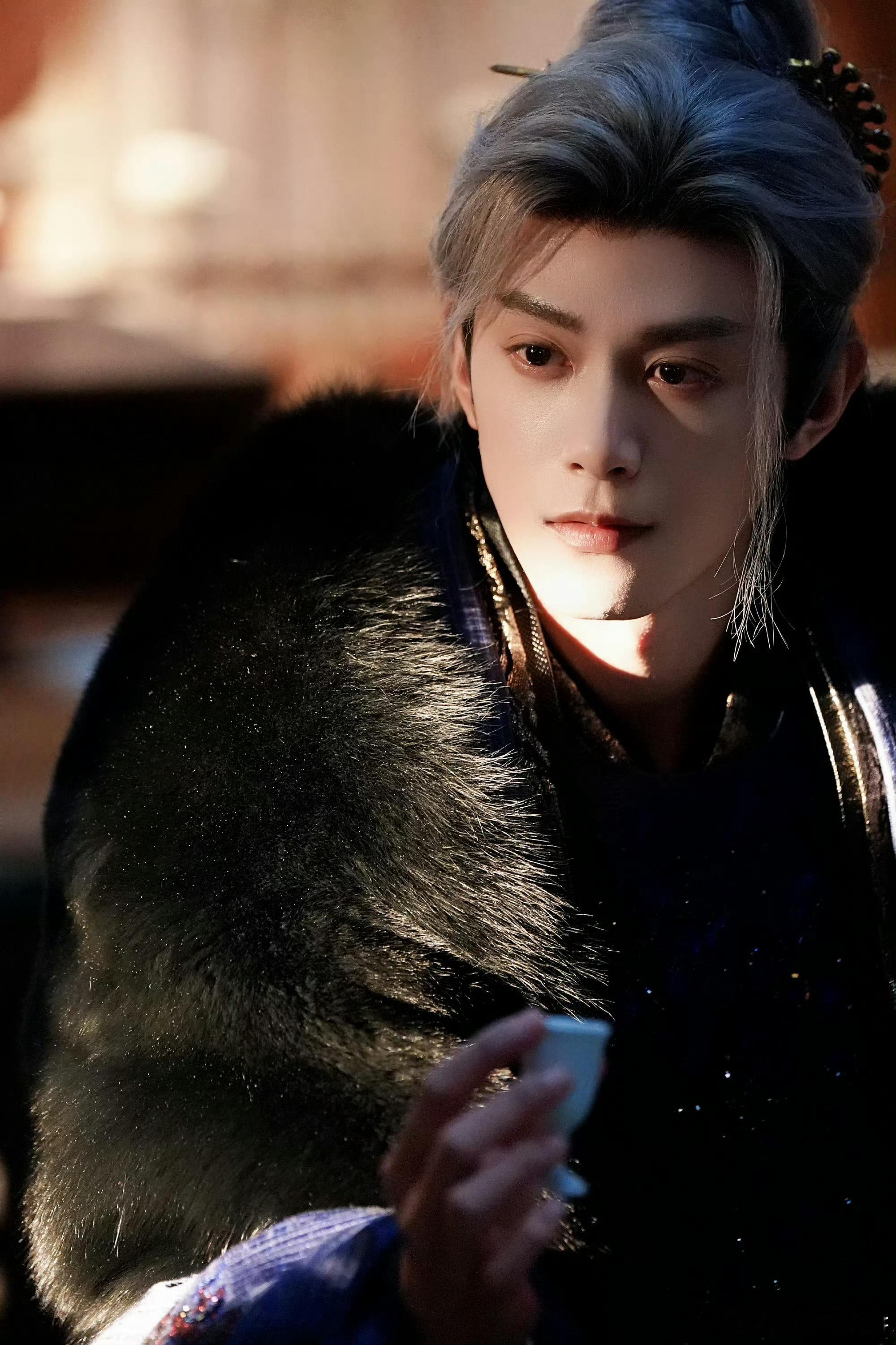 邓凯演技 白毛疯批反派太绝了！邓凯把那种又让人心疼又带感的劲儿演透了，破碎感+狠