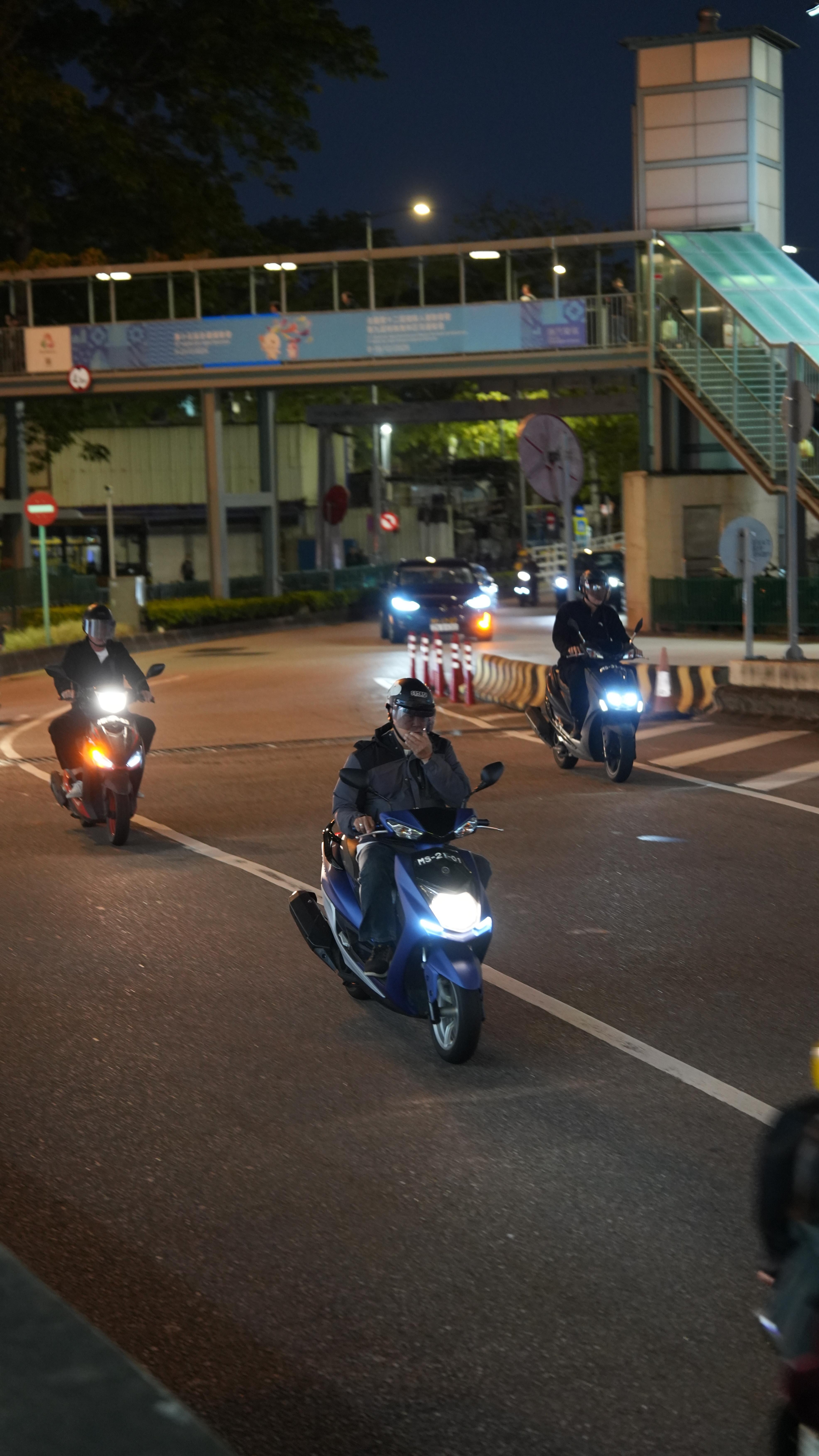 好奇，有不会骑摩托的么