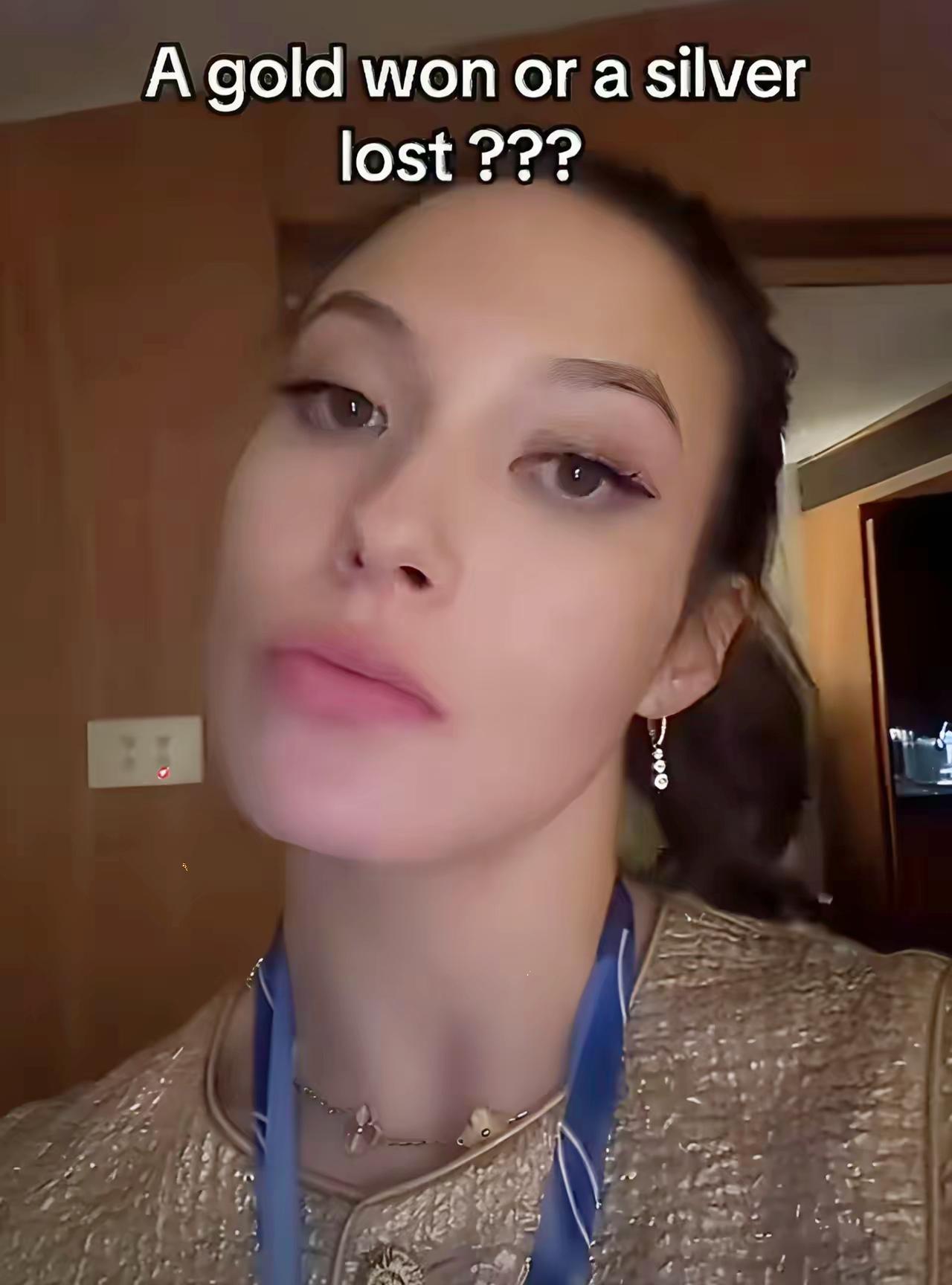 谷爱凌夺冠后
发布了一个英文视频，
24小时之内全球播放量超过1.2亿，互动量超