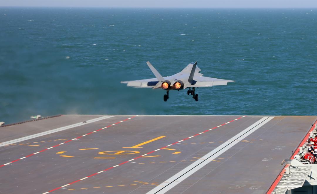 原来，9月6日是海军航空兵部队成立74周年之日。1952年的这一天，海军航空兵部