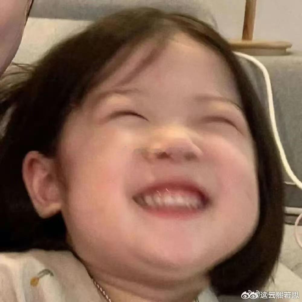 终于知道突然变丑的原因了 长期缺少户外光照，整个人气色发白，看着萎靡没活力。 ​