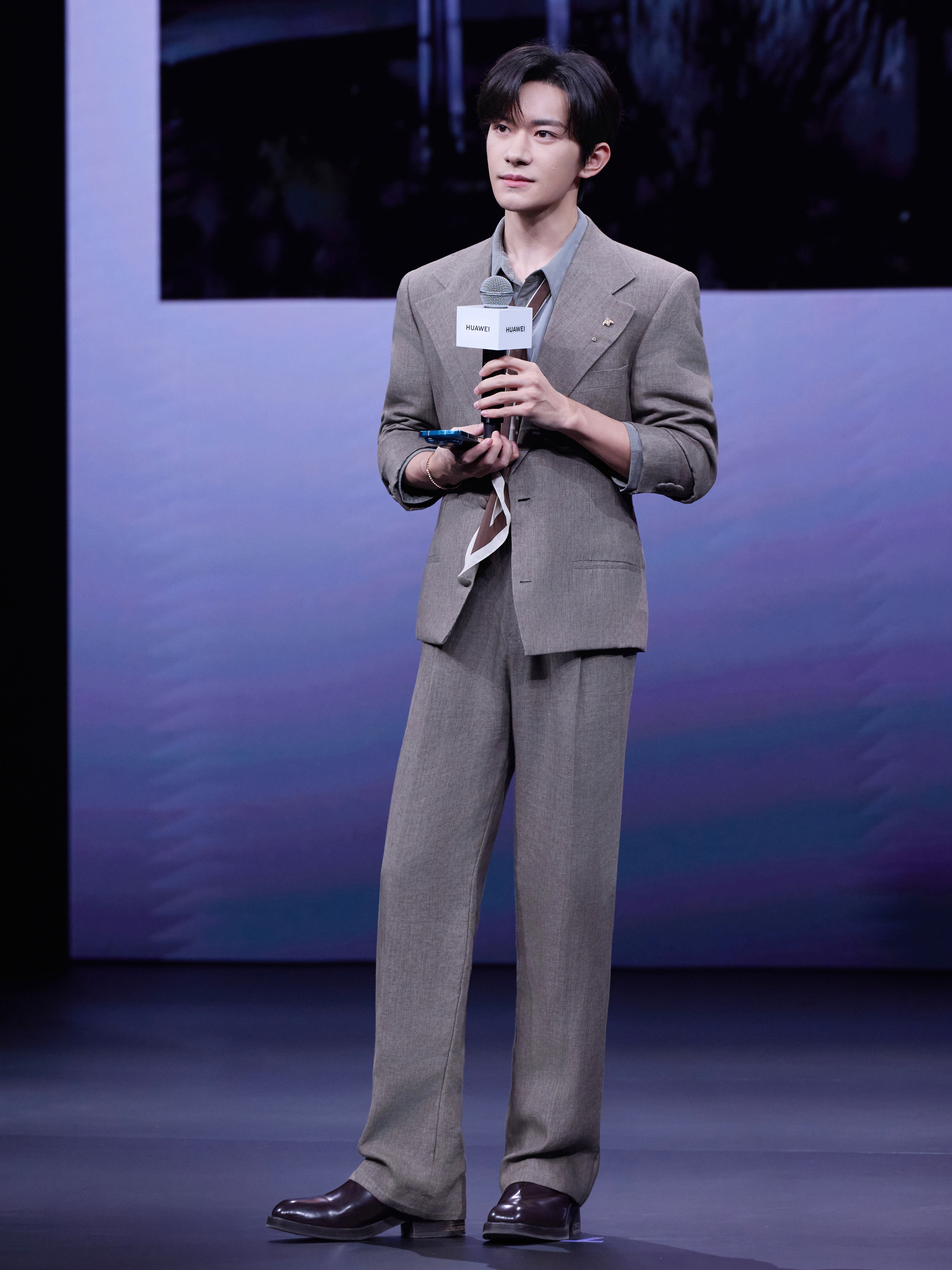 易烊千玺之后会有一个vlog  后面还会有易烊千玺用华为Pura 90系列拍的v