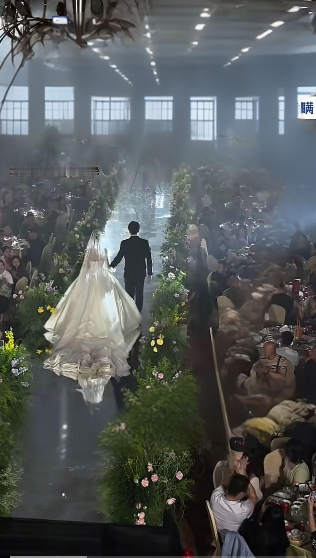 29天闪婚背后的秘密
2025年1月，河南新野的小刘经人介绍结识了姑娘小张。
在