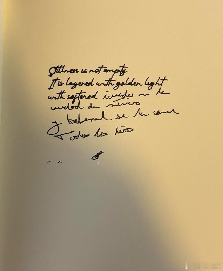 檀健次手写英文 檀健次笔记本里的英文是自己手写的哎啊，真的好用心了，写的字好好看