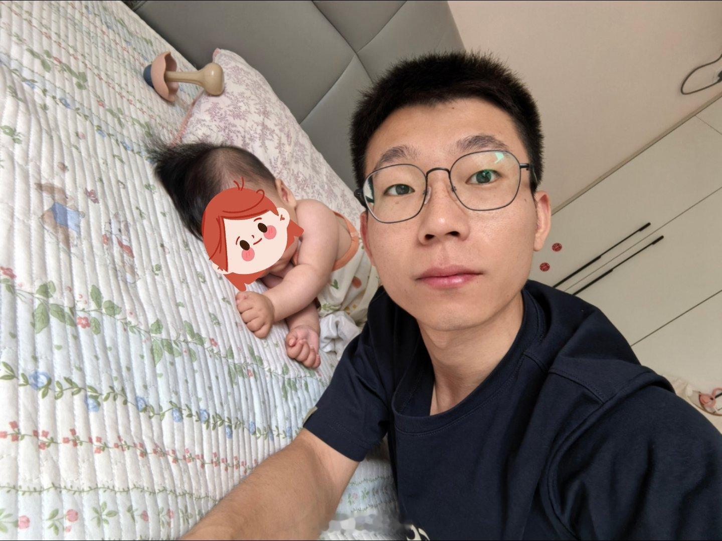小宝的第一个六一儿童节，在发烧中度过[感冒]昨天早上还在说，小宝凌晨4点醒了身上