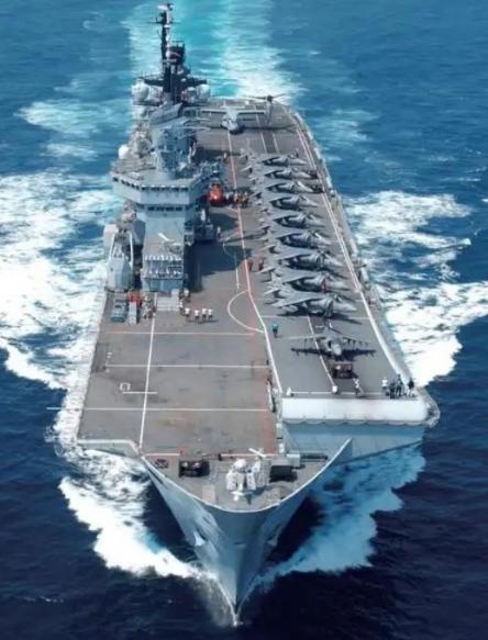 俄媒：要是中国打仗，可能会有很多国家对付中国，别以为有航母和导弹就可以不用怕了。