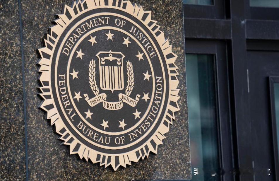 嫌疑人曾发“预告”！FBI揭秘柯克枪杀案细节




FBI称，枪杀保守派网红查