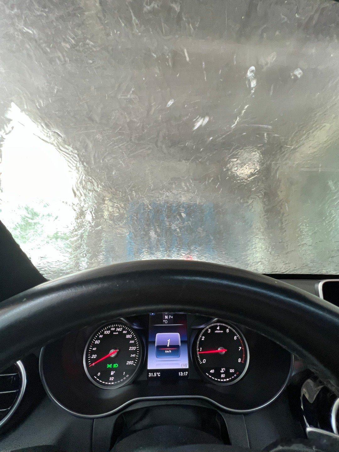 台风来临之前把车洗干净台风桦加沙大v聊车 ​​​