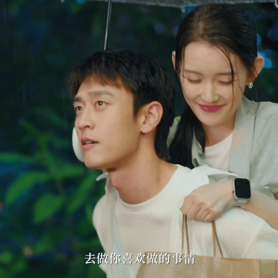我发现男朋友和我老板在一起了密室捉奸剧情太炸裂。遭遇男友与上司双重背叛，李依然没