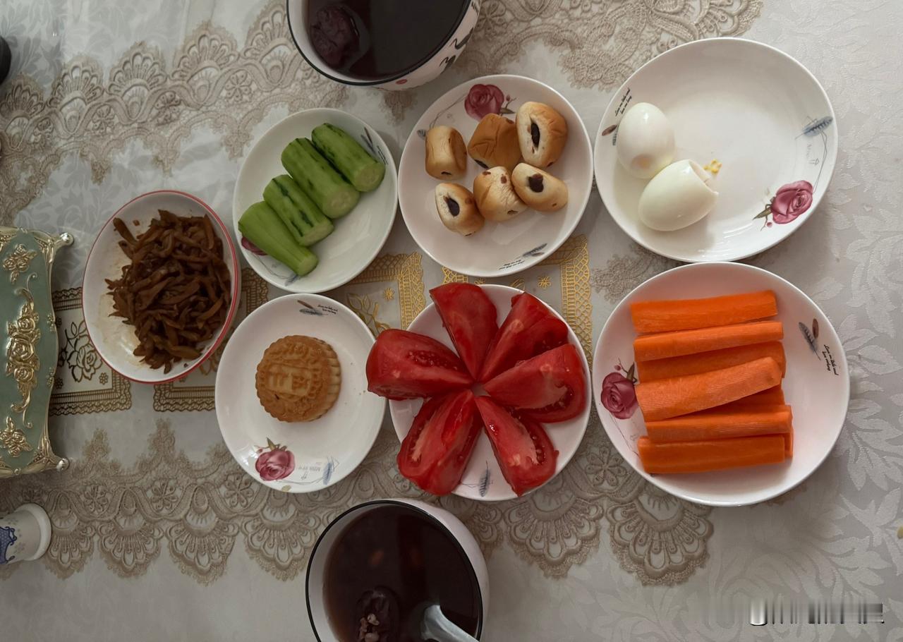 今天白露了，早晚温差更大了。从此以后，30 度以上的高温，恐怕一直到明年才能相见