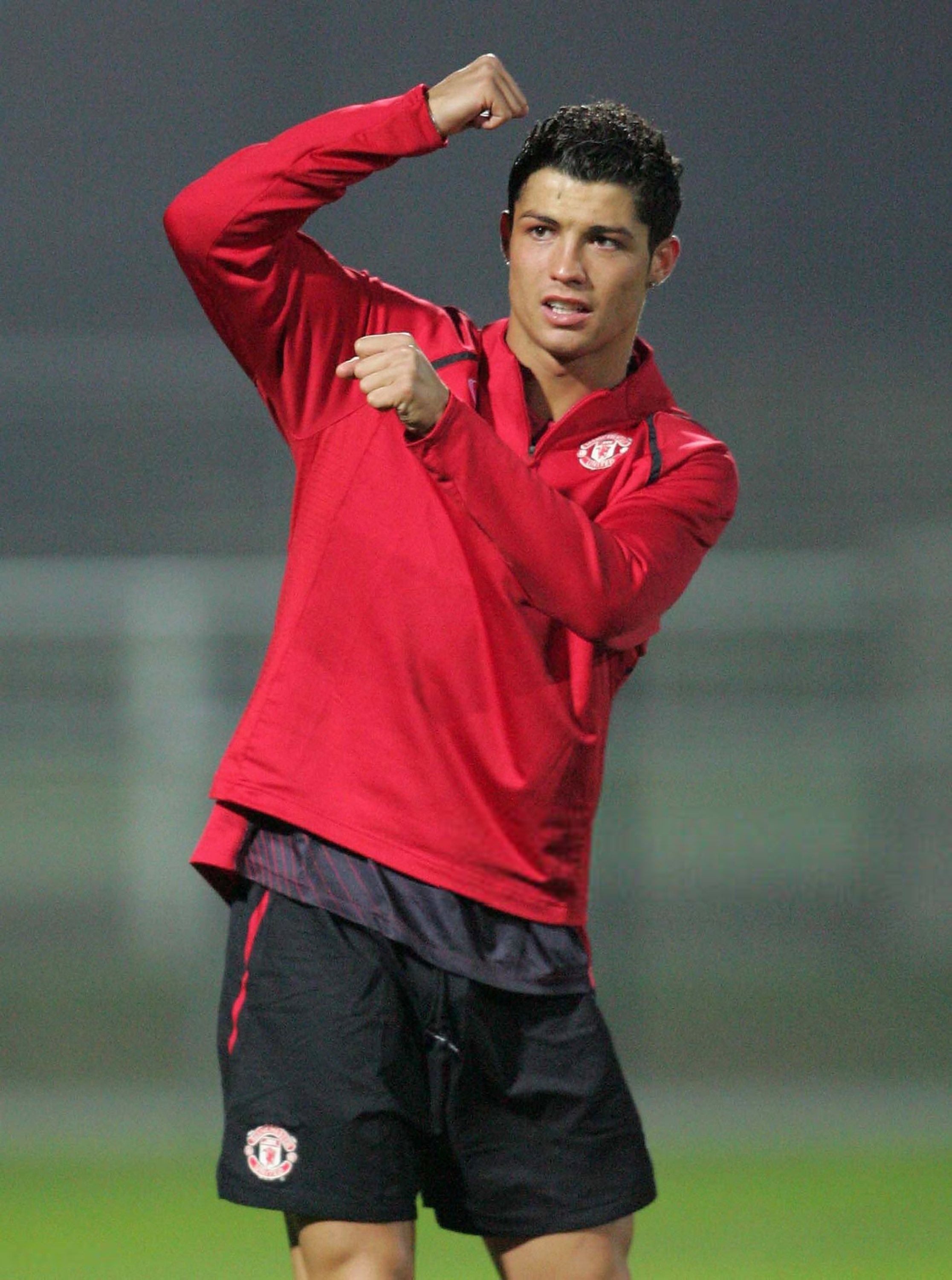 C罗c罗 🔴红色小卷毛 