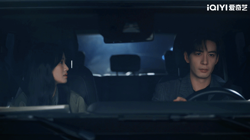 兄弟俩都没名分又都多嗔 裴轸利用工作刷好感的操作太溜了！开会递茶只是入门级，送礼