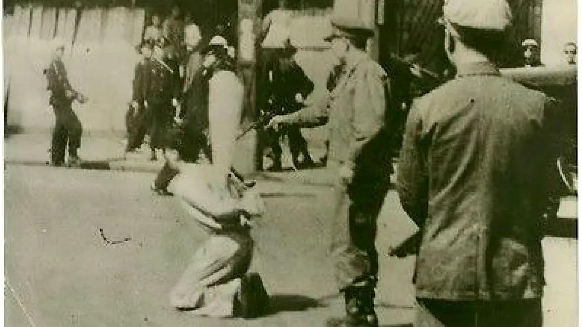 下面一组照片拍摄于1948年，国民党在上海发起了一场“打虎”运动，处决了一批奸商