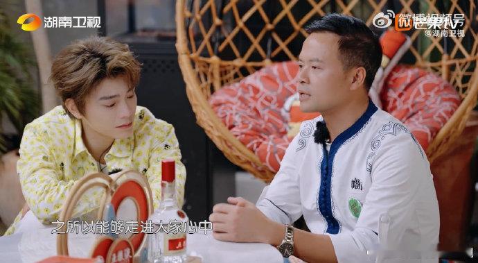 姜妍丁禹兮在中餐厅加班到凌晨4点中餐厅名场面 黄晓明在合伙人们道别时提起，为了第