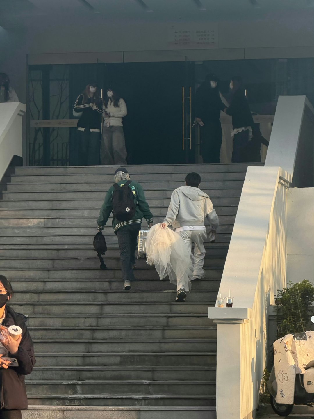 逐玉是不是要拍这个婚纱照共创了逐玉婚纱照共创道具都备上了哎！！！ 