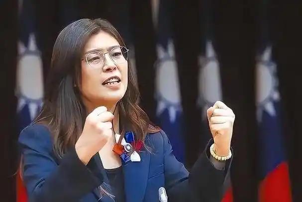 就在刚刚，国民党主席郑丽文发表了一份声明。
 
4月18日上午，她在出席台湾地区