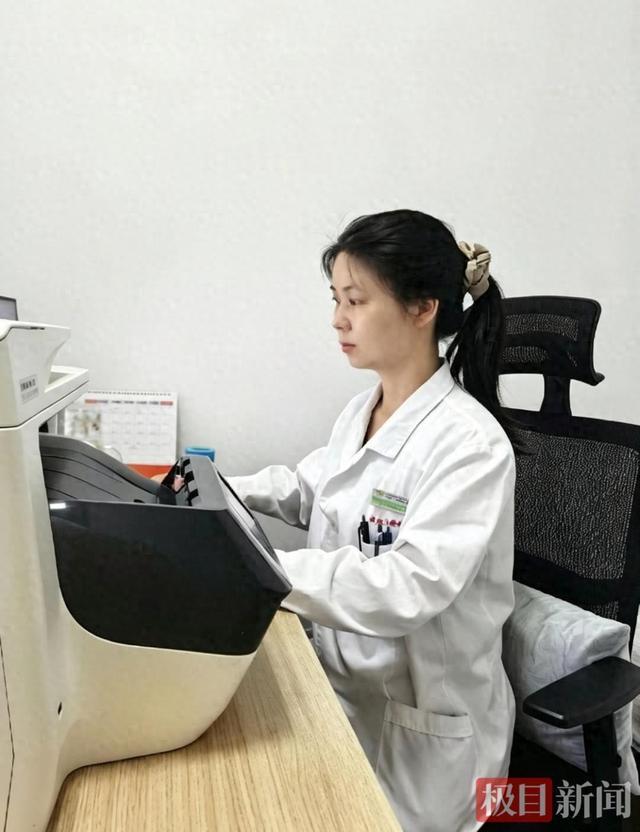 真没想到，长期的情绪压抑，会拖垮人的身体，导致身体无法自理！ 
 
刷到一则让人