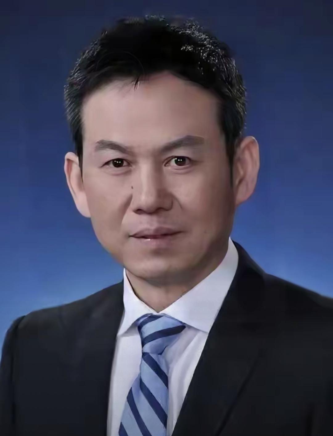 王行环，2020年雷神山医院院长，2026年4月被“双开”。官方通报里没提贪多少