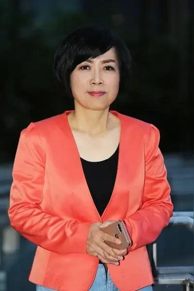 最近黄智贤引起热议
说到黄智贤，我不得不再提两个人，“陈挥文、彭文正”。
我为什