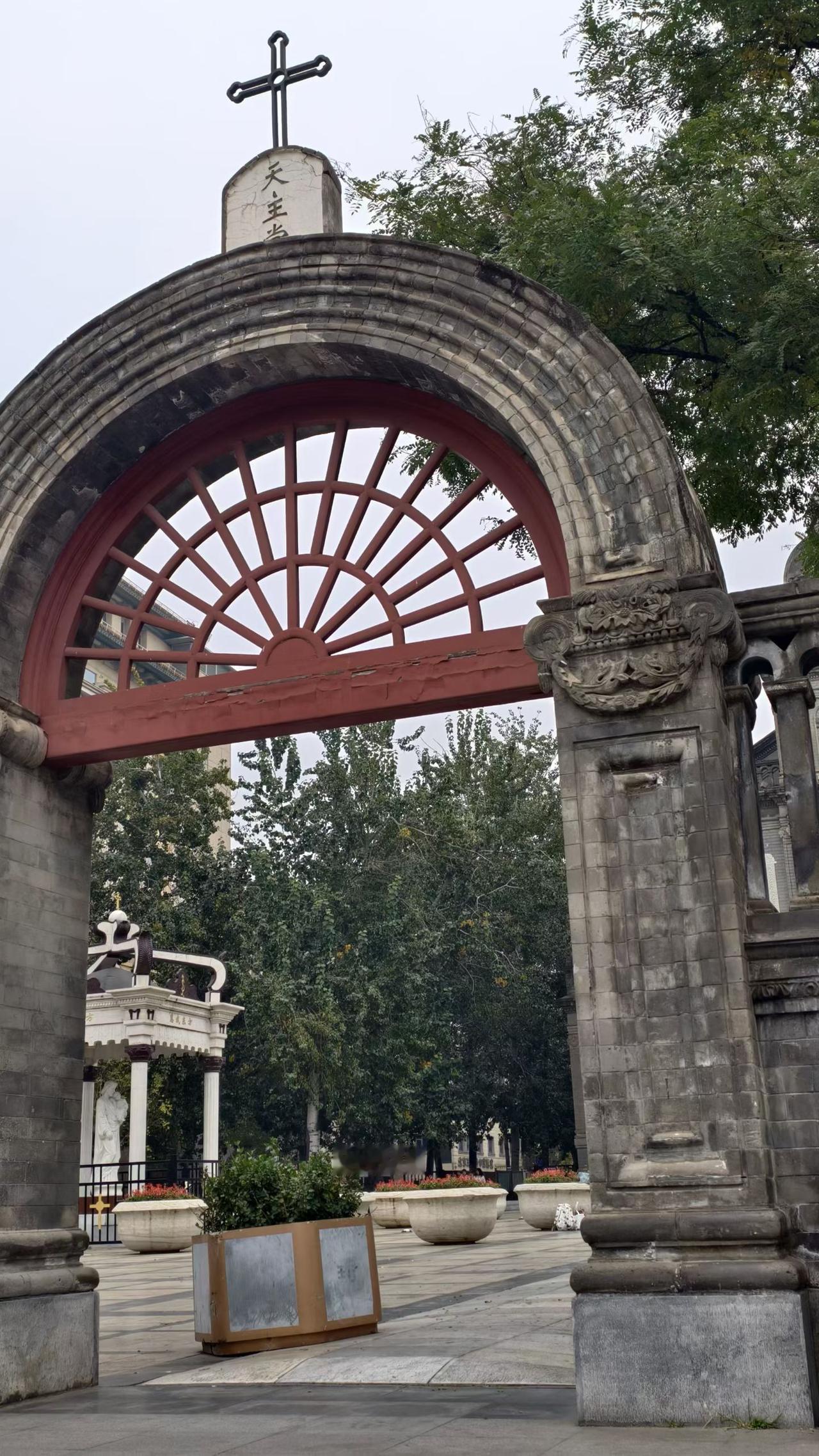 感受历史与信仰的交融。