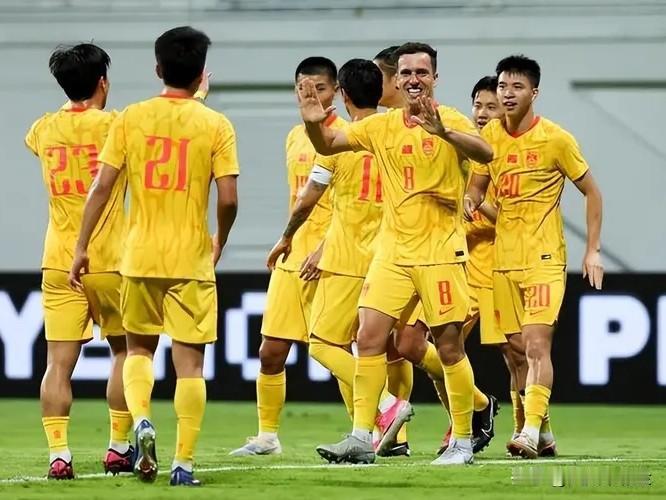 1. 近8年（2026、2030）：距离非常远，短期很难摸到世界杯门槛；
​
2