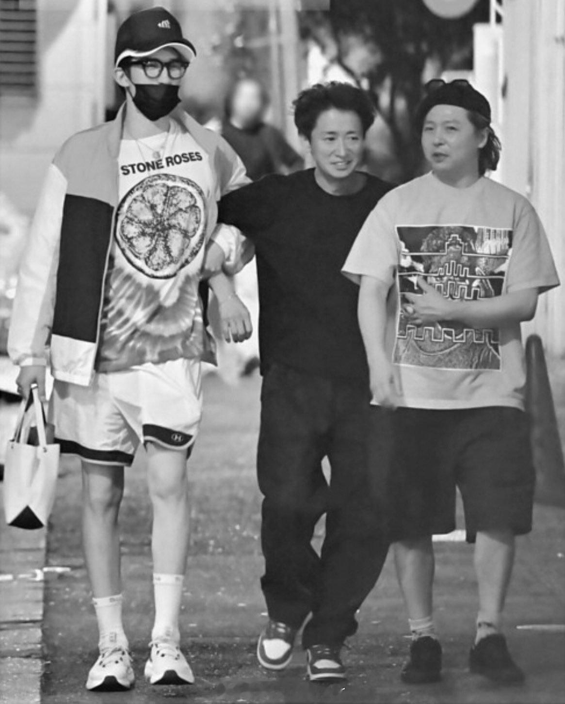 大野智堂本刚杰西聚会到凌晨4点《女七》拍到大野智、堂本刚、杰西三人聚会喝酒至凌晨