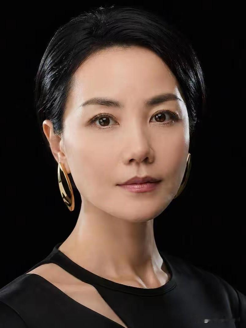 查了下王菲的资产
不查不知道
一查闭嘴了。港媒曝出谢贤遗产一共1亿港元，很多人都