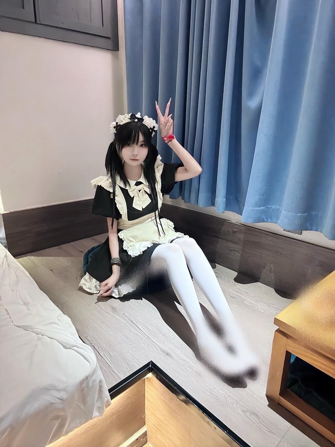 回去告诉你妈妈 有一个双子座的女孩 要给你个家