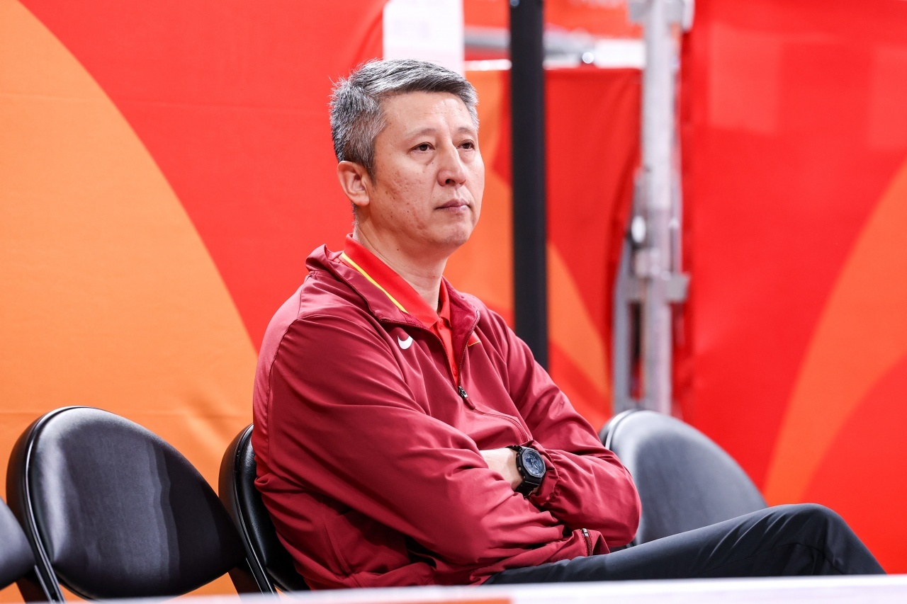 亚运会 郭士强￼谈到长期集训后是否让球员们疲惫：“我们亚运会比赛打到最后，球队体