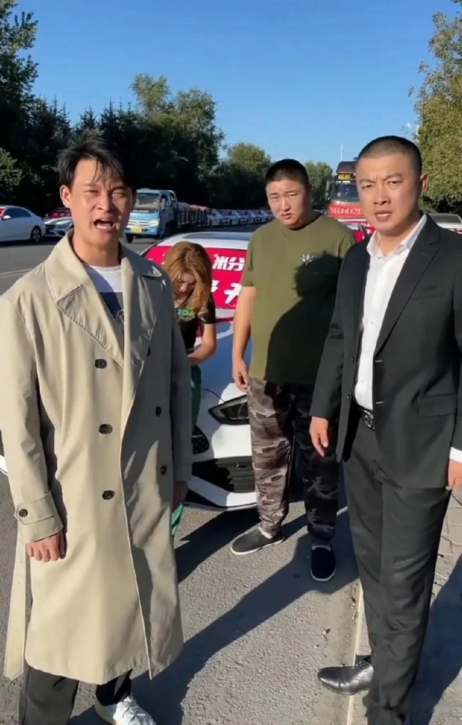 【小沈龙车轱辘就是大庆人的骄傲】今晚网红琪儿在黑龙江大庆举办生日明星演唱会，现场