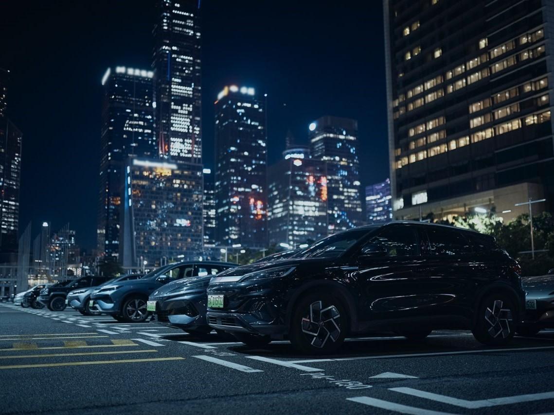 春节档票房亚军！《惊蛰无声》热度火爆，国产车更是硬核亮相

2026年春节档，张