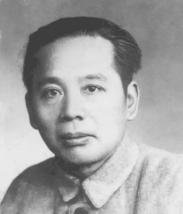 1913年，张恨水新婚之夜，在掀起新娘盖头之时，却被吓得惊慌失措，并大喊：“娘，