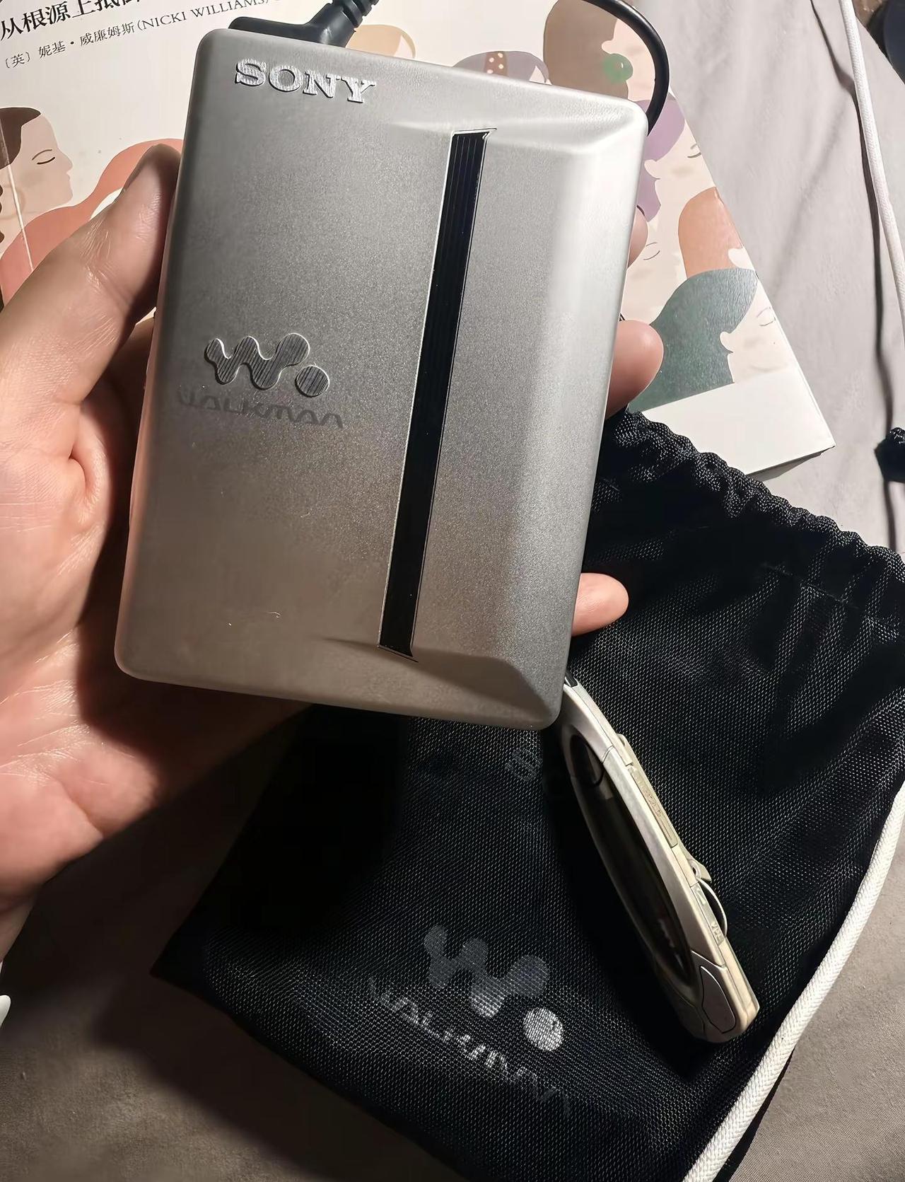 追忆似水年华，或许不是为了回到过去，而是为了与曾经的自己和解，那个在放学路上相信