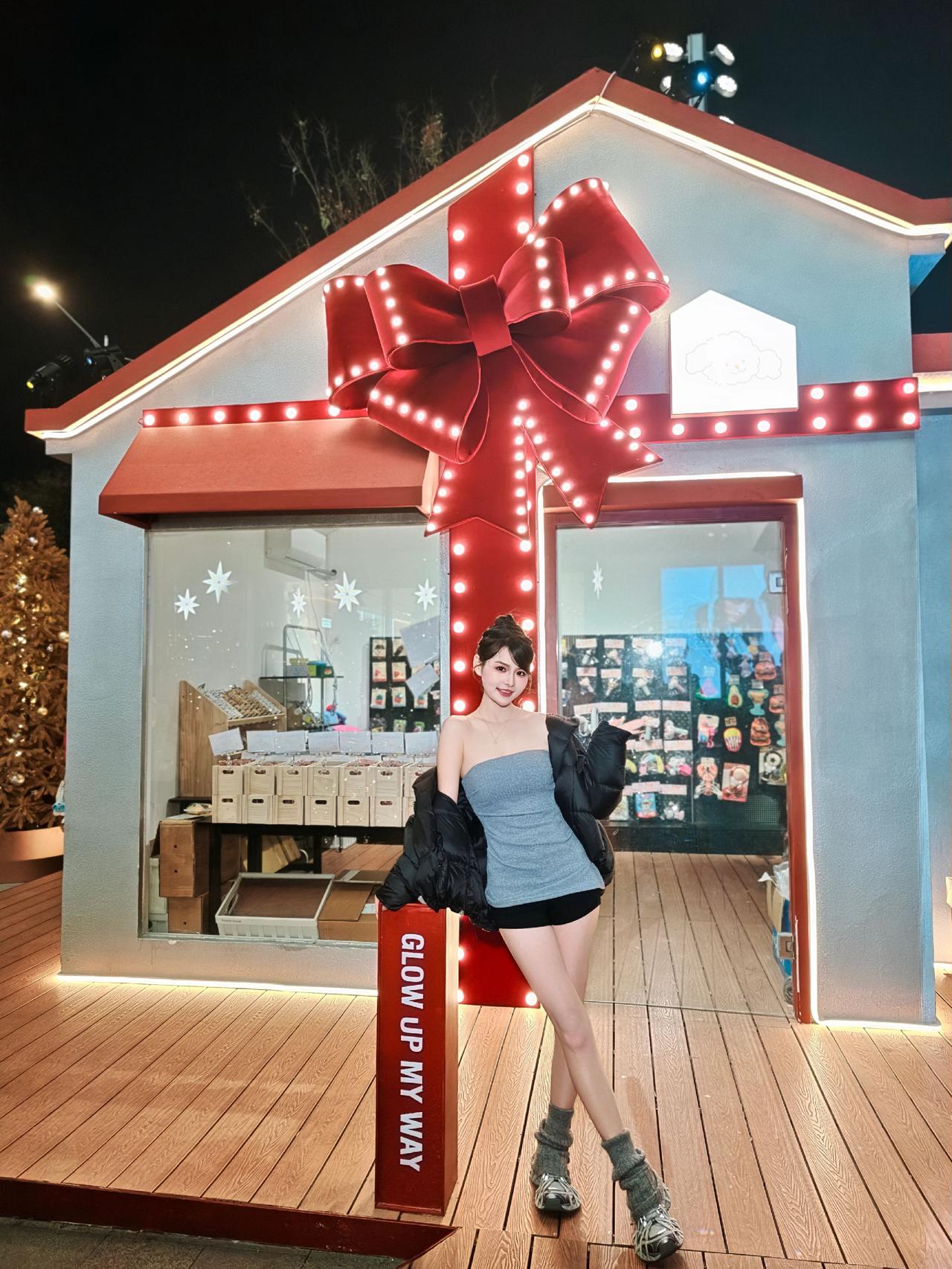 长沙街拍📷-万象城圣诞特辑
设备：Xiaomi 15 Ultra
长沙约拍 长